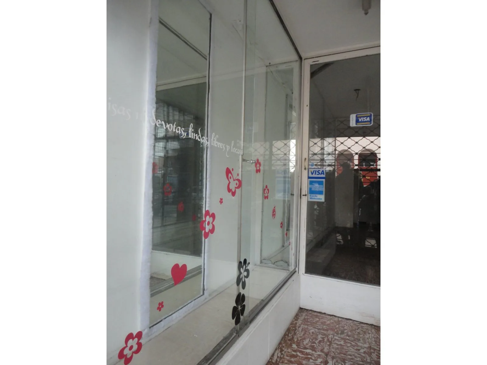 Local a la calle en Mercado Vélez Sarsfield. Sin comisión. OPORTUNIDAD. foto 2