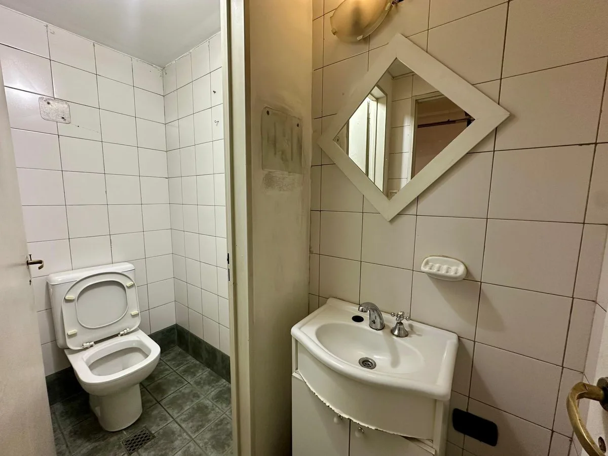 VENTA DE LOCAL COMERCIAL CON COCHERAS - MENDOZA foto 4
