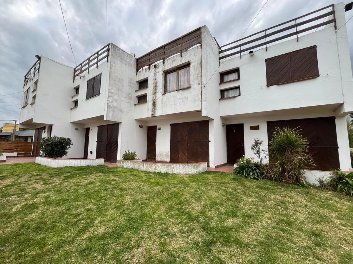 DEPARTAMENTO TRIPLEX 4 AMBIENTES VILLA GESELL foto 3