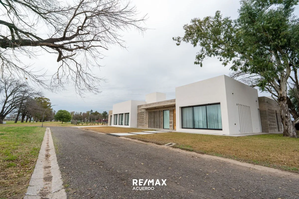 VENTA LOTE EN BRRIO CERRADO LA FORESTA SAN NICOLAS foto 5