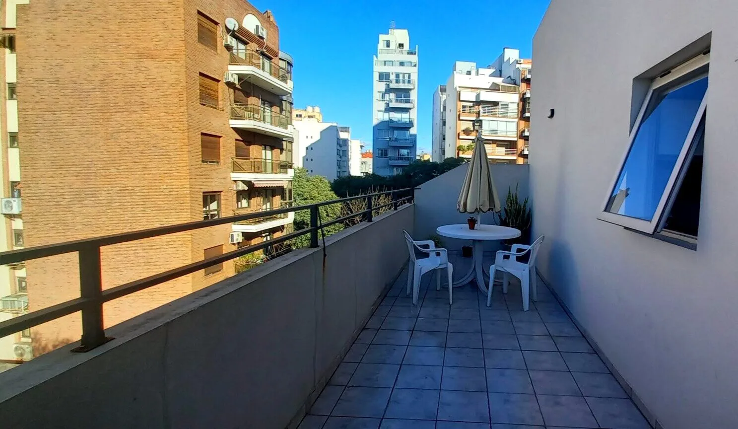 VENTA - CABALLITO SUR- UNICO! 2 AMB - 2 BALCONES TERRAZA - 2 COCHERAS Y TERRAZA PROPIA!! foto 5
