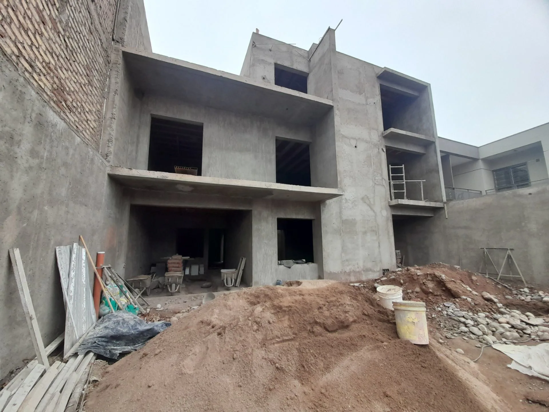 VENTA DE DUPLEX 2 DORMITORIOS BARRIO RINCON VENETO