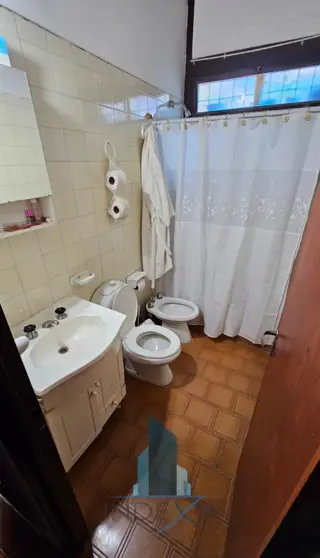 VENTA - CASA EN CALLE COLÓN 2165 - 4 HABITACIONES foto 5