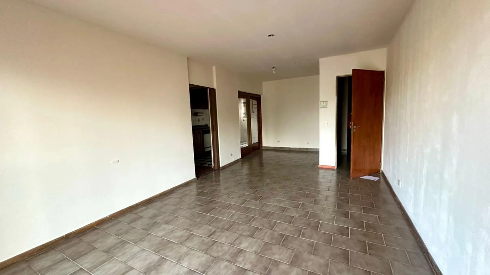 VENTA AMPLIO DEPARTAMENTO GODOY CRUZ  APTO CREDITO foto 5