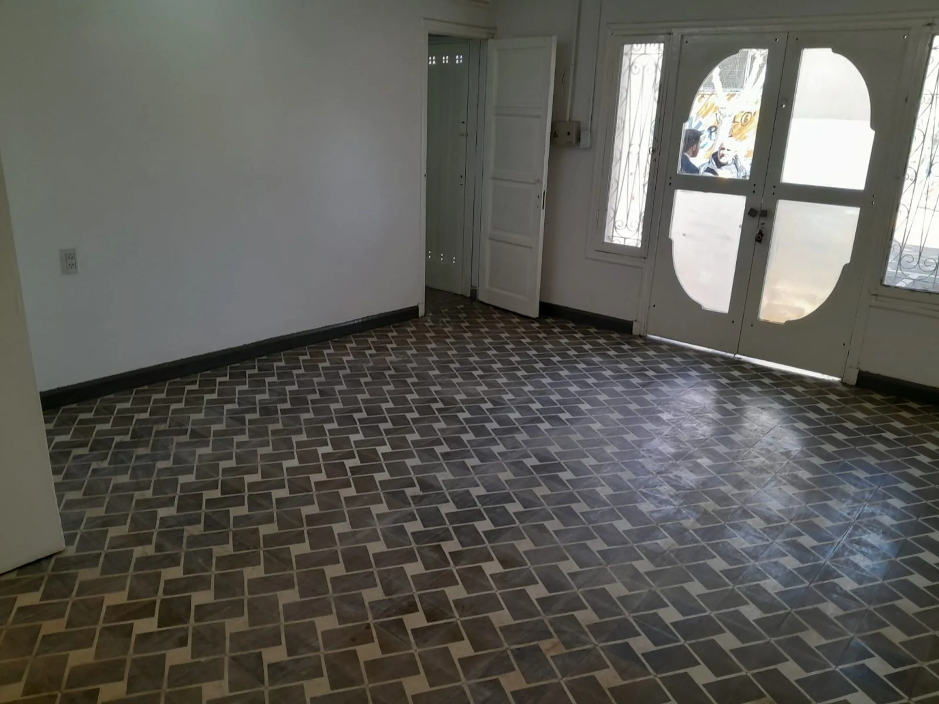 Local Comercial con Sótano 90m2 Capital foto 2