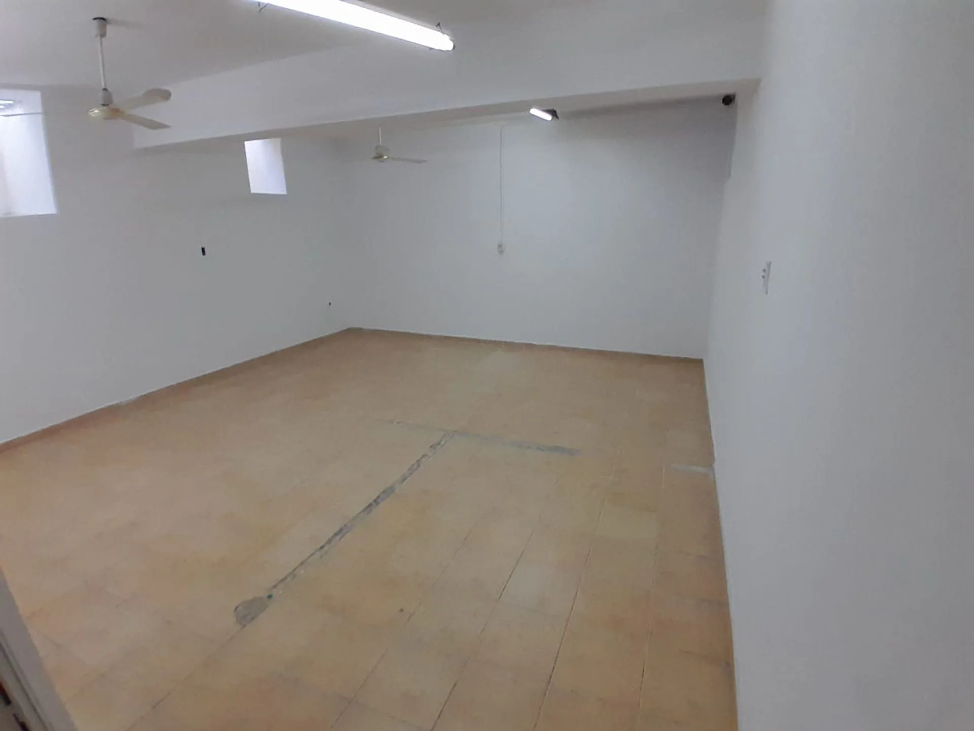 Local Comercial con Sótano 90m2 Capital foto 3