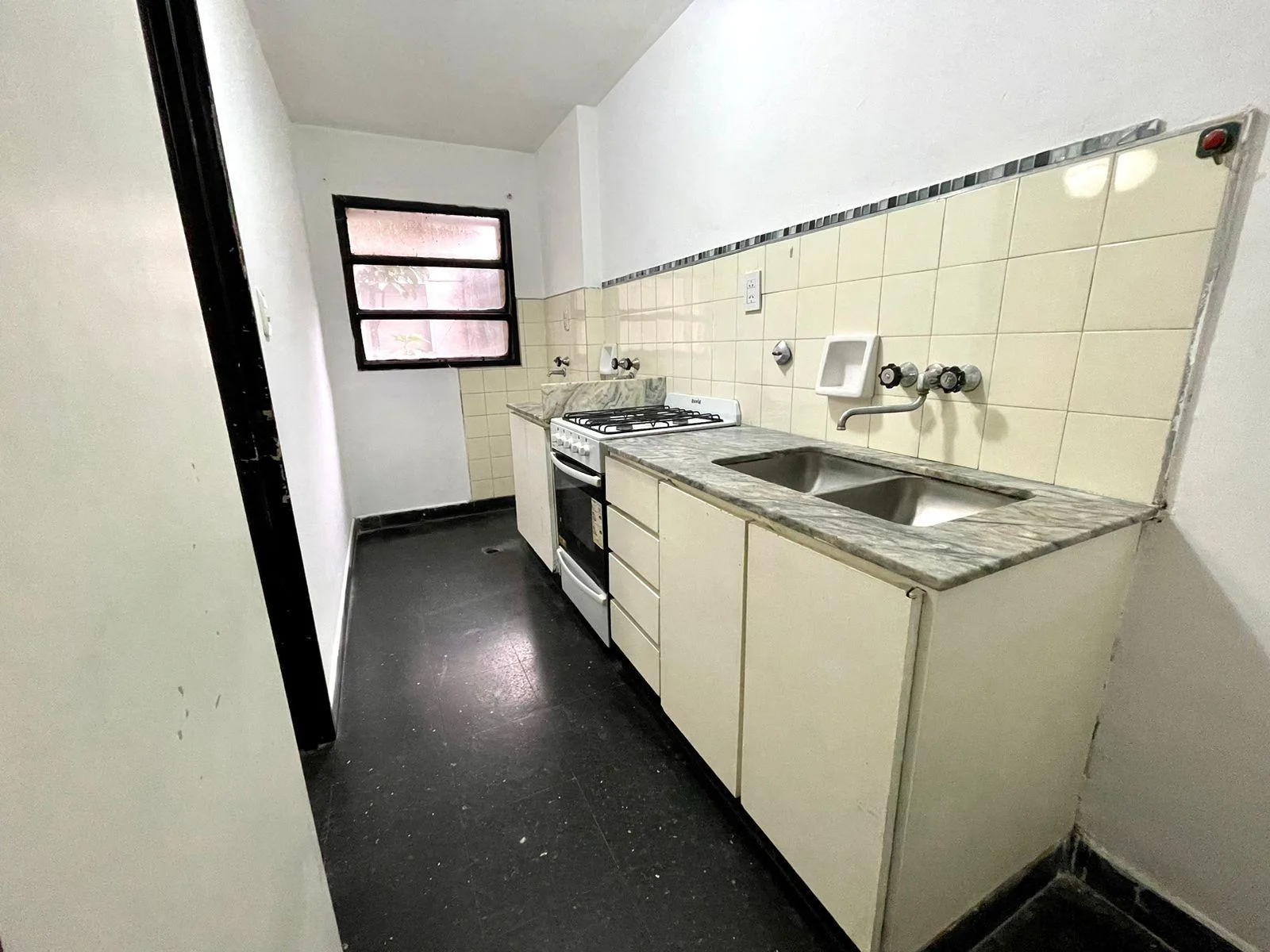 Departamento de un dormitorio en venta, Mendoza y Entre Ríos, Rosario foto 3
