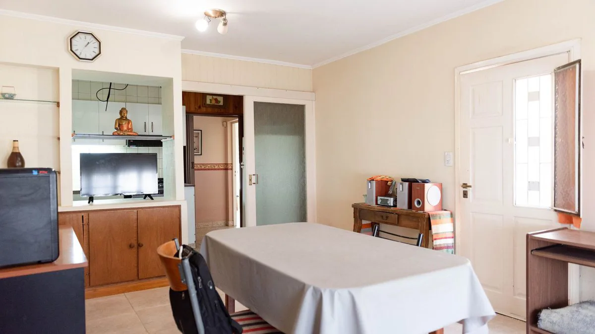 EN VENTA: CASA DE 2 DORMIT CON PATIO Y COCHERA foto 4