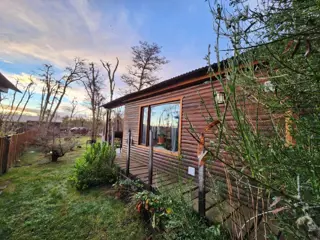 COMPLEJO DE DOS CABAÑAS CON VISTA AL LAGO FAGNANO foto 4