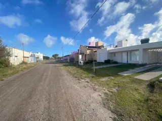 SE VENDE LOTE EN BALNEARIO EL CONDOR foto 3