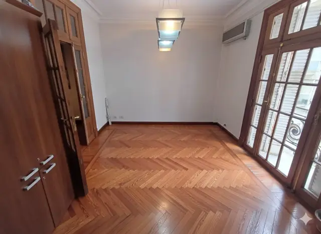 Departamento estilo Frances apto profesional con balcón
