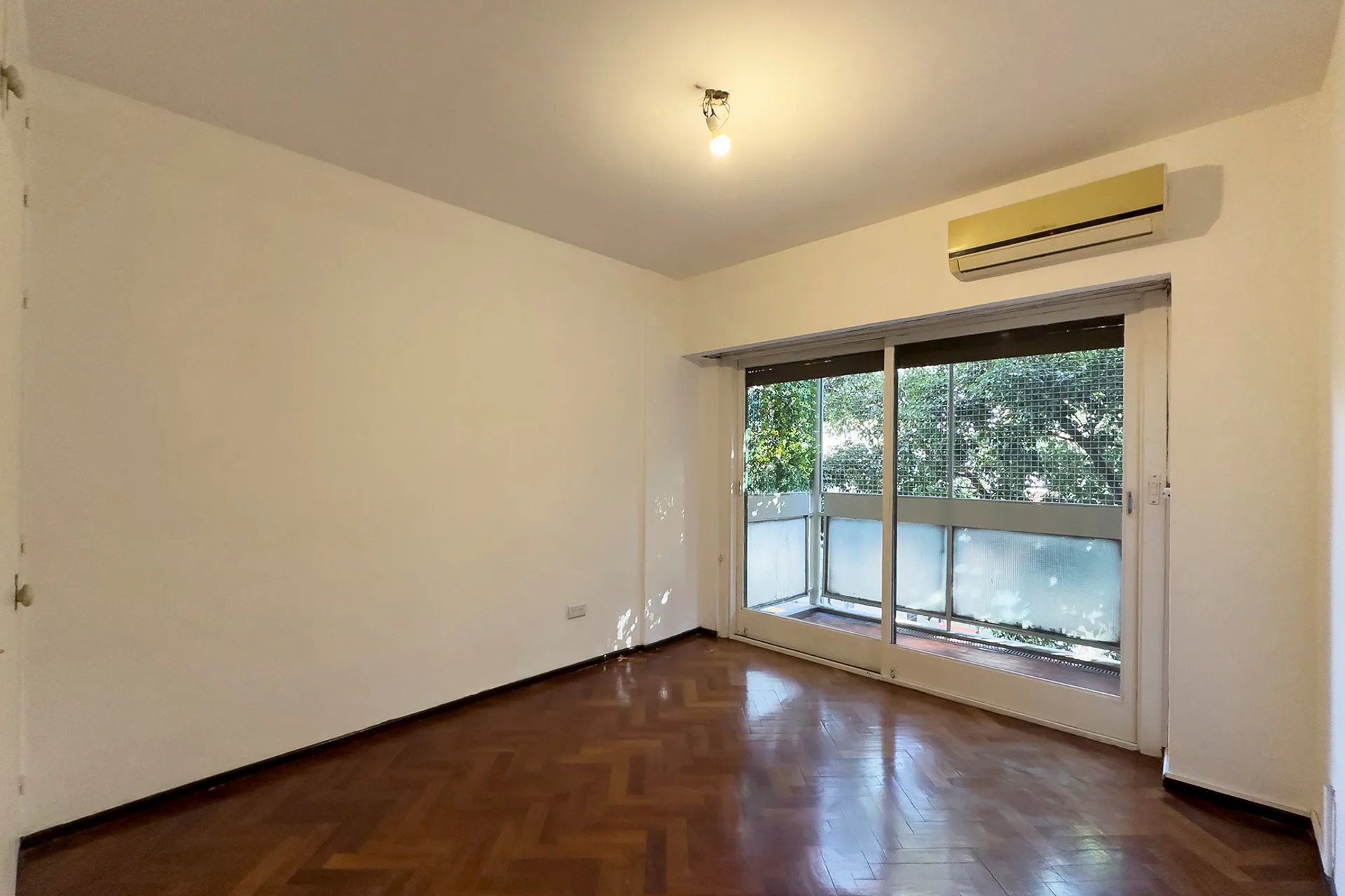 VENTA DEPARTAMENTO 3 AMB Y DEPENDENCIA BALVANERA foto 2