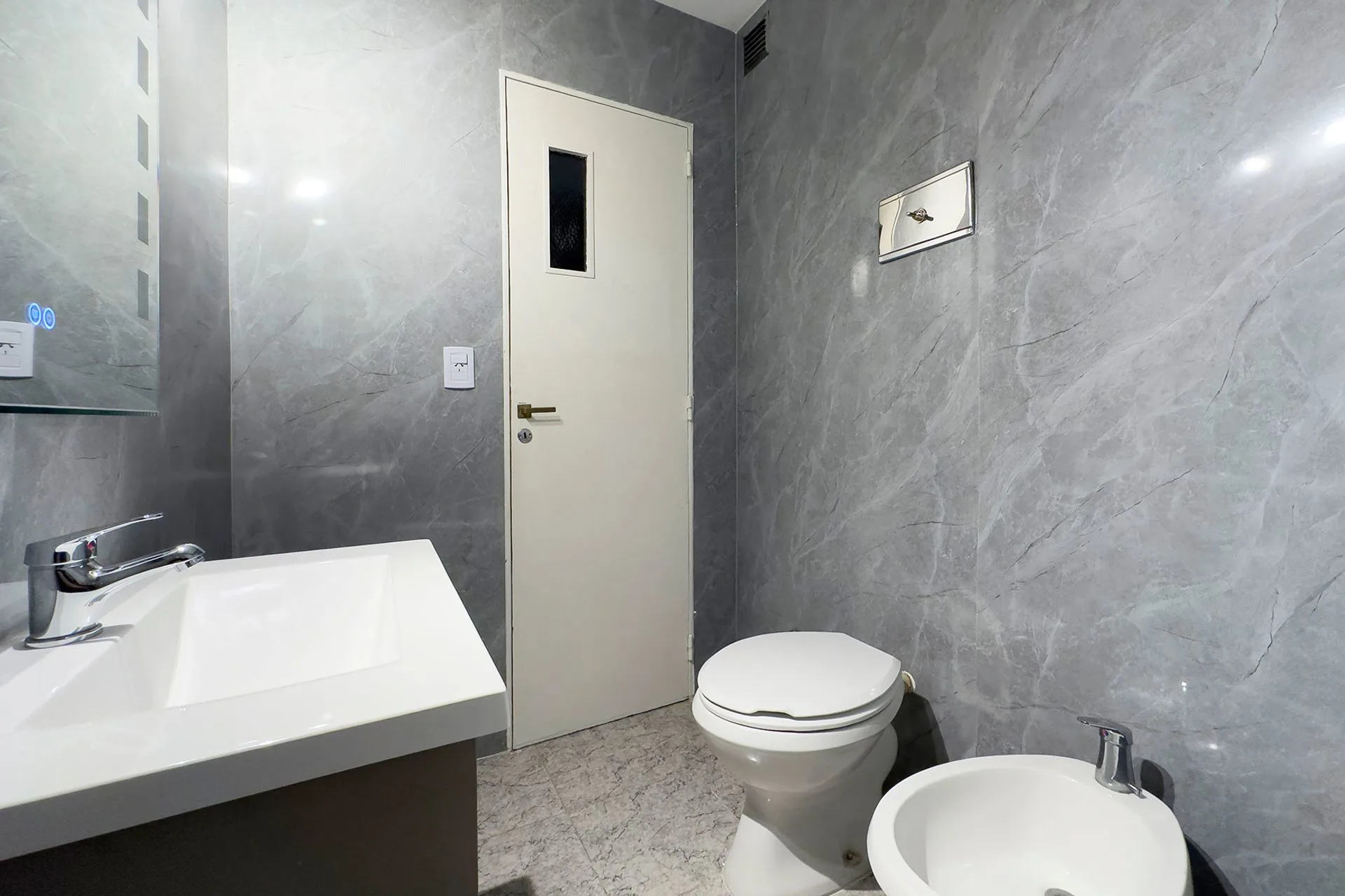 VENTA DEPARTAMENTO 3 AMB Y DEPENDENCIA BALVANERA foto 4