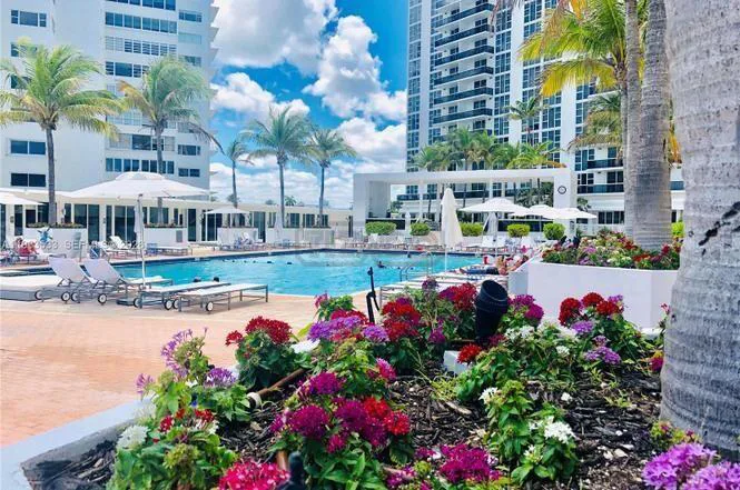 10275 Collins Ave 10200 foto 2