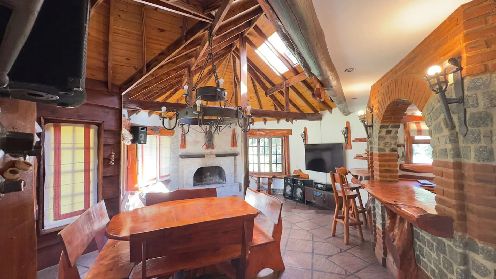 VENTA CHALET 4 AMB PILETA QUINCHO LOS ACANTILADOS foto 5