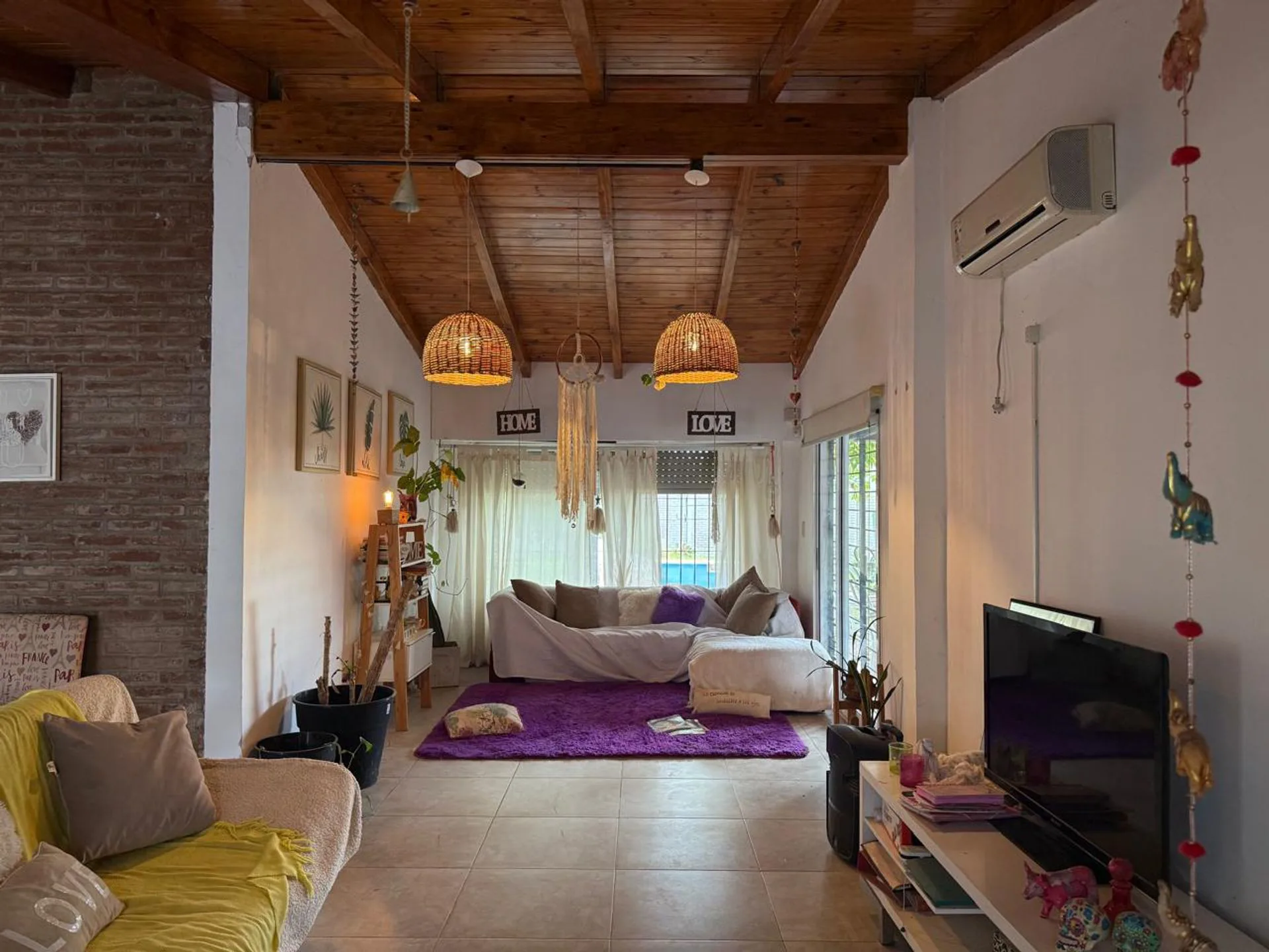CASA EN VENTA , ubicada en Coronel Dominguez. foto 4