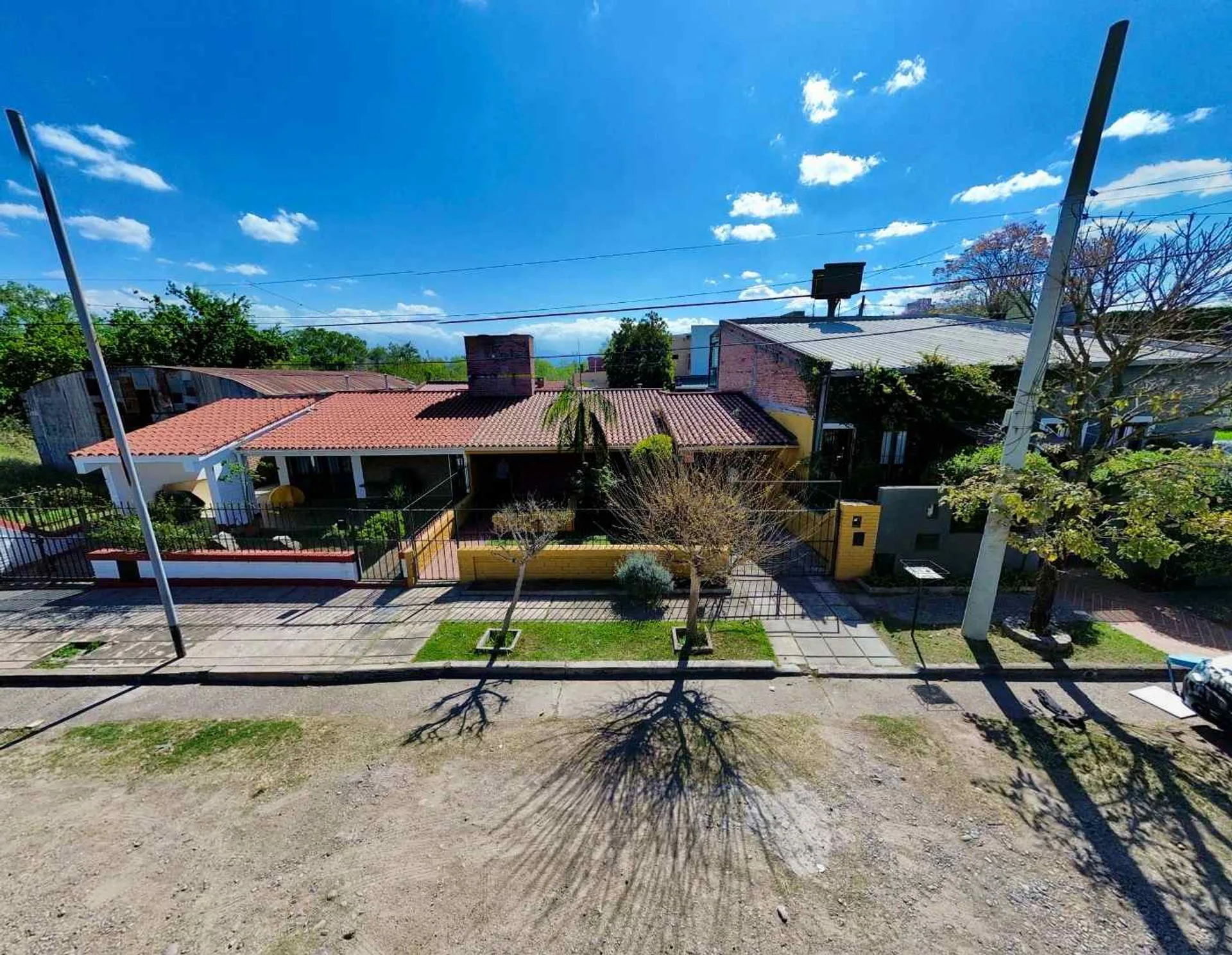 VENTA CASA DE 4 DORMITORIOS EN BAJO LA VIÑA foto 2