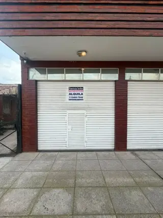 Alquiler local comercial Isidro Casanova foto 1