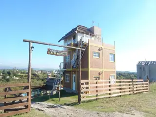 454-Complejo de dos cabañas con increíble vista al lago, construcción nueva , impecable con piscina foto 2