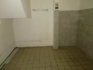Alquilo local con excelente ubicación. foto 4