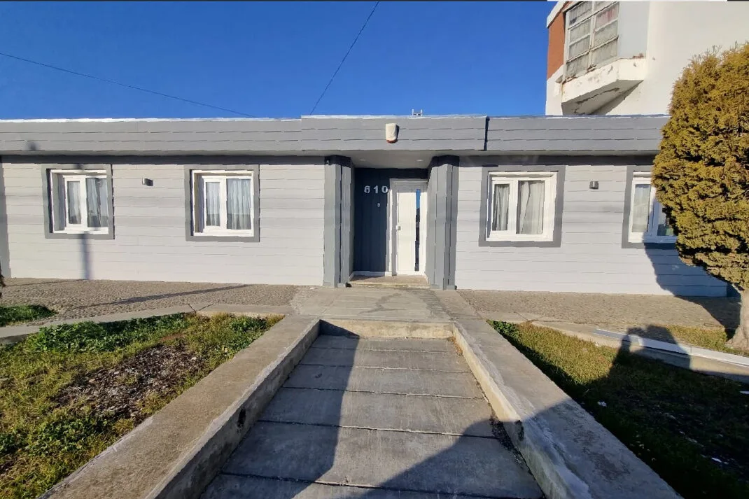 VENTA – CASA 5 DORMITORIOS- BARRIO MUTUAL foto 2