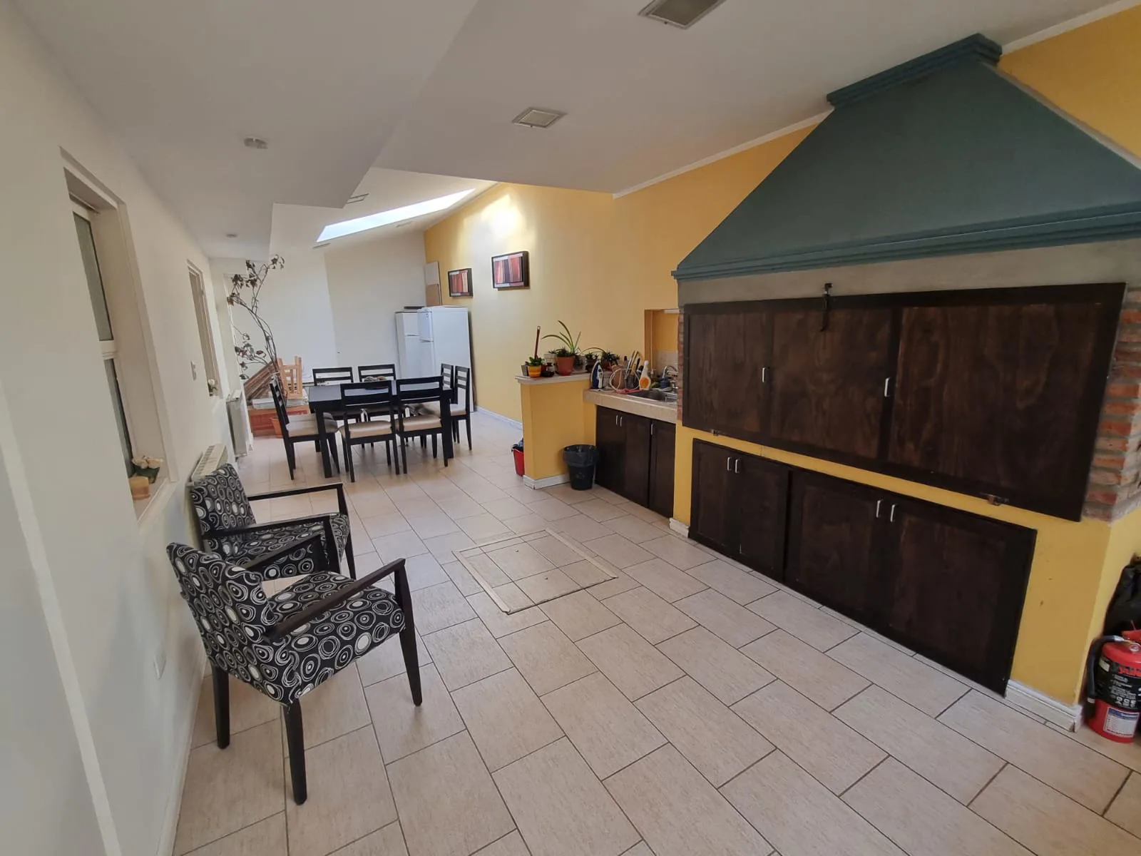 VENTA – CASA 5 DORMITORIOS- BARRIO MUTUAL foto 4