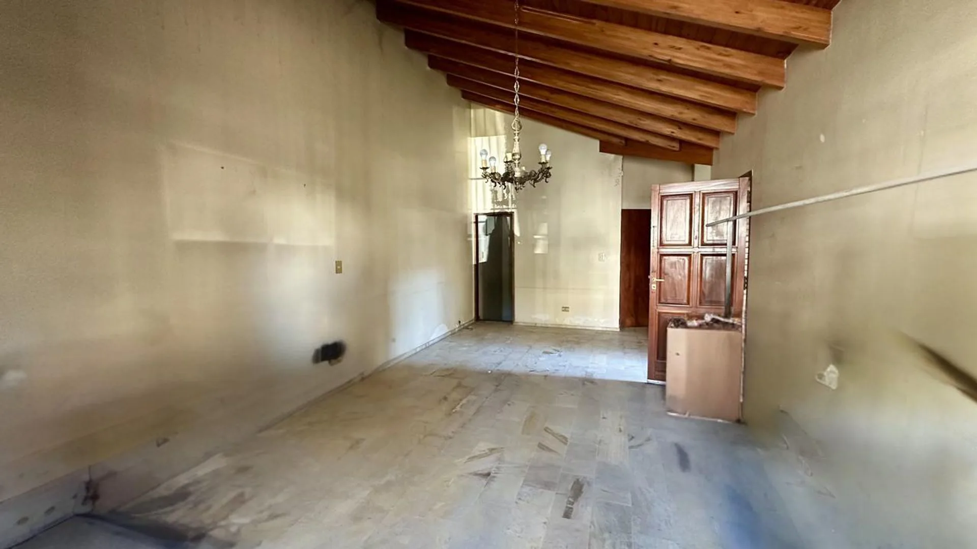 VENTA CASA CON JARDIN EN BARRIO BOMBAL GODOY CRUZ foto 5