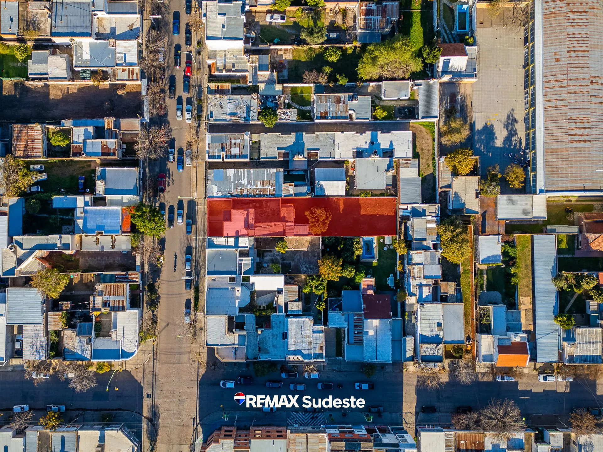 VENTA LOTE CON CASA A REFACCIONAR foto 2
