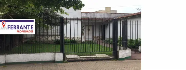 TEMPERLEY: CASA A RECICLAR, CON EXCELENTE UBICACION