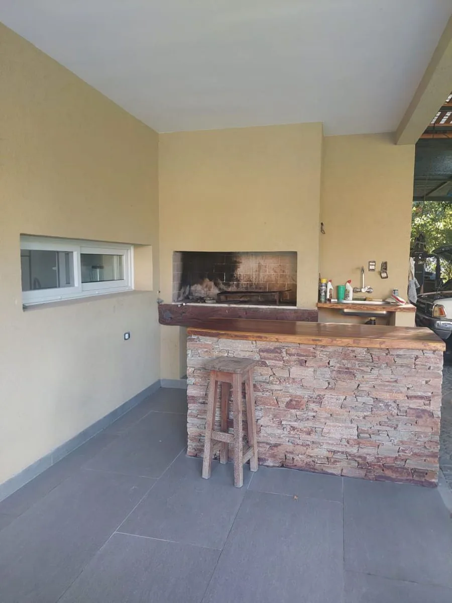 VENTA O PERMUTA CASA CON PILETA PILAR LA LONJA foto 3