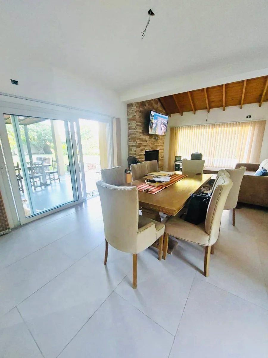 VENTA O PERMUTA CASA CON PILETA PILAR LA LONJA foto 5