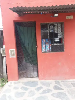 CASA c/ habitaciones para alquiler y local c/comercio funcionando. foto 5