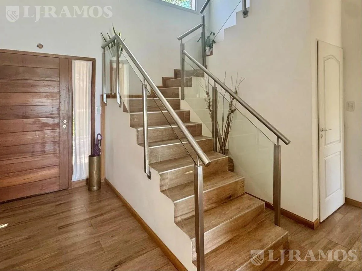 Casa a la laguna con 4 dormitorios en venta en Santa Teresa foto 5