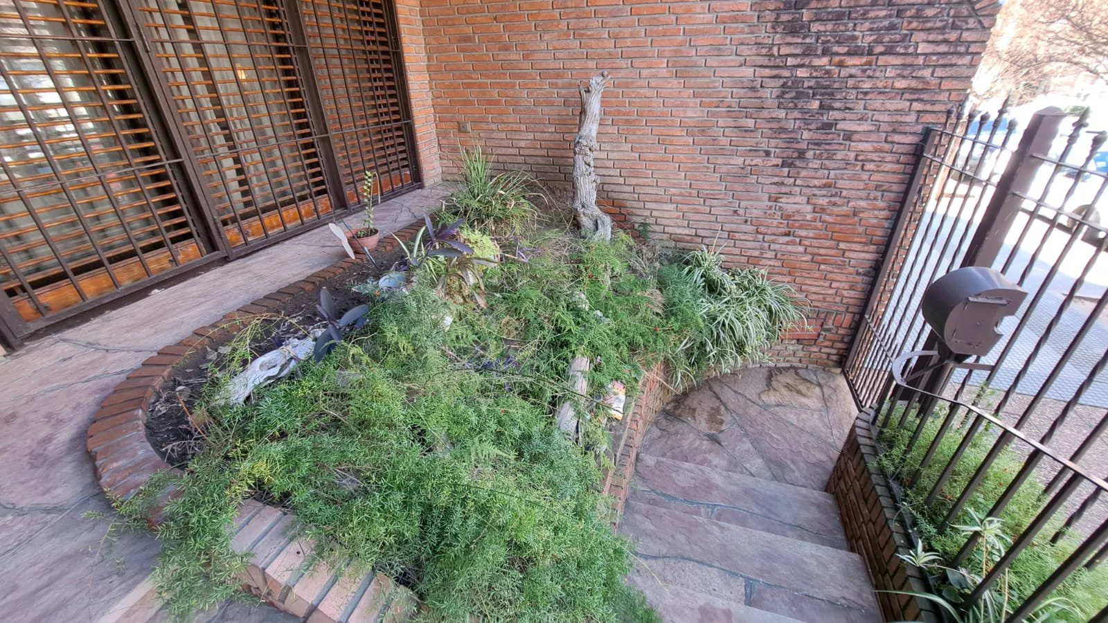 CASA EN LOTE PROPIO MUY AMPLIA EN EXCELENTE UBICACION , Sayos 5600 - Villa Lugano foto 3