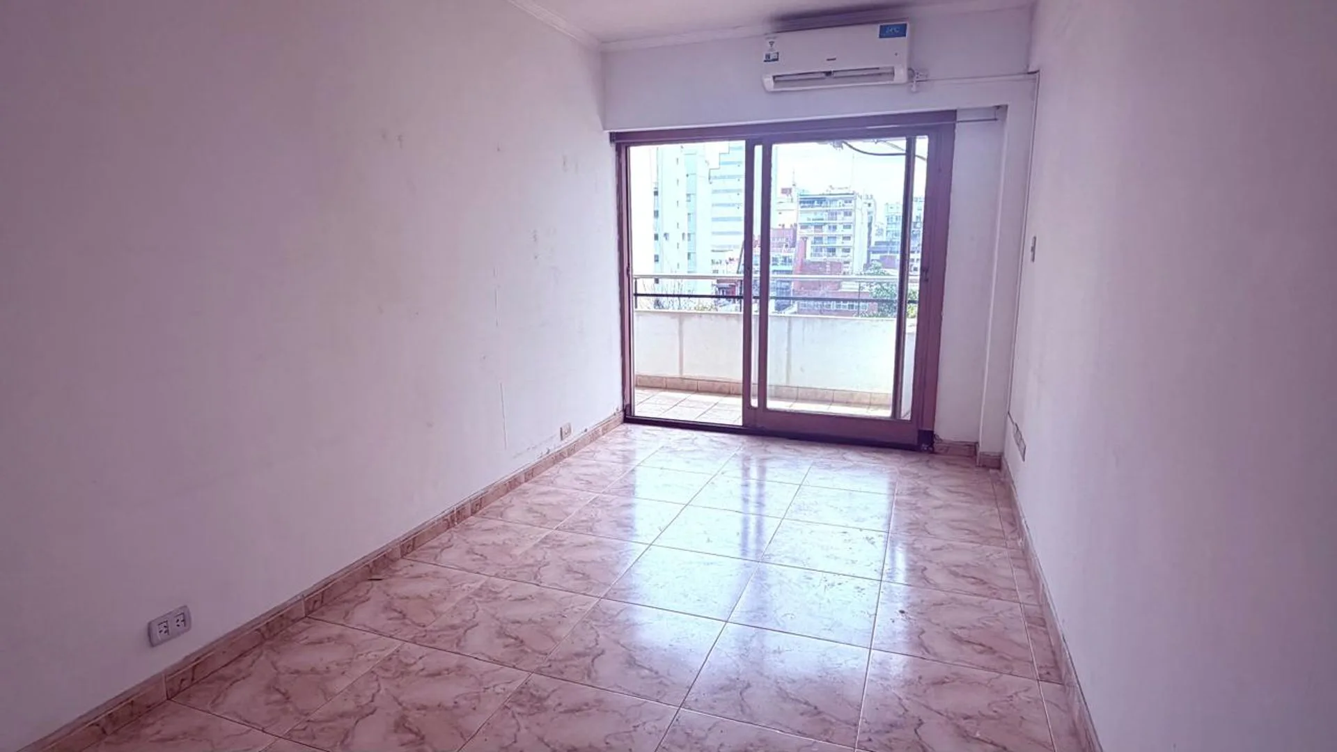 Venta 2 Ambientes con Balcón en Belgrano foto 2