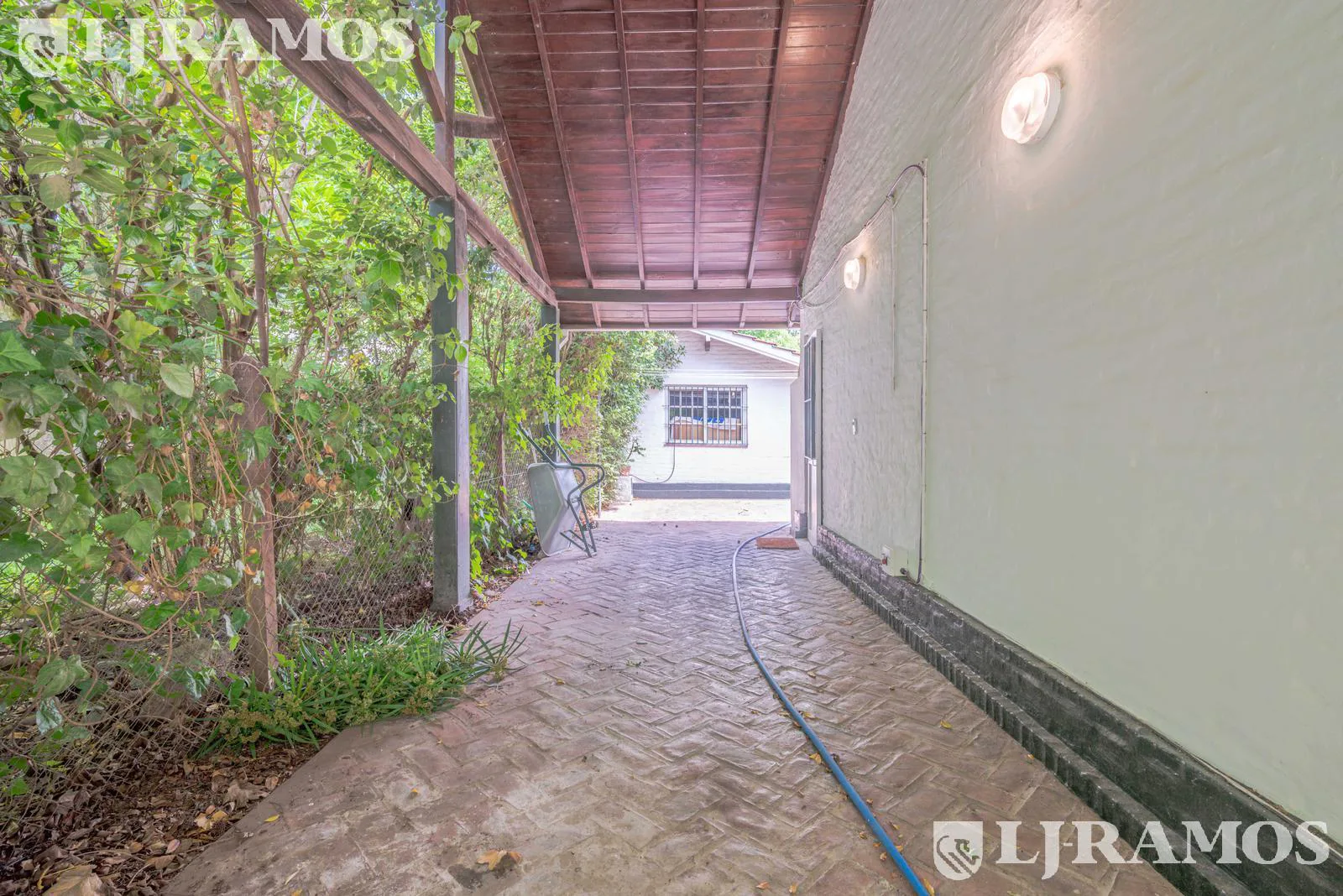 Casa en venta/alquiler de 4 dormitorios en Lomas de San Isidro foto 2