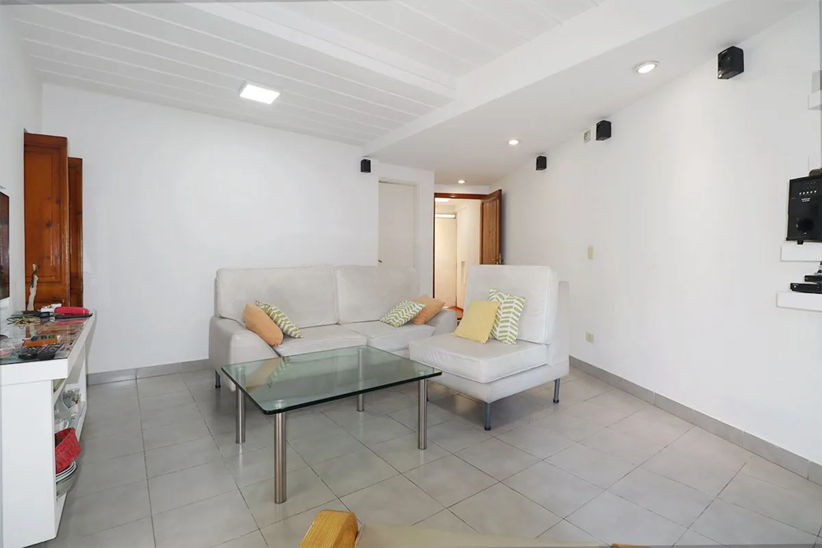 ESPECTACULAR CASA CON QUINCHO Y PILETA EN MORENO foto 2