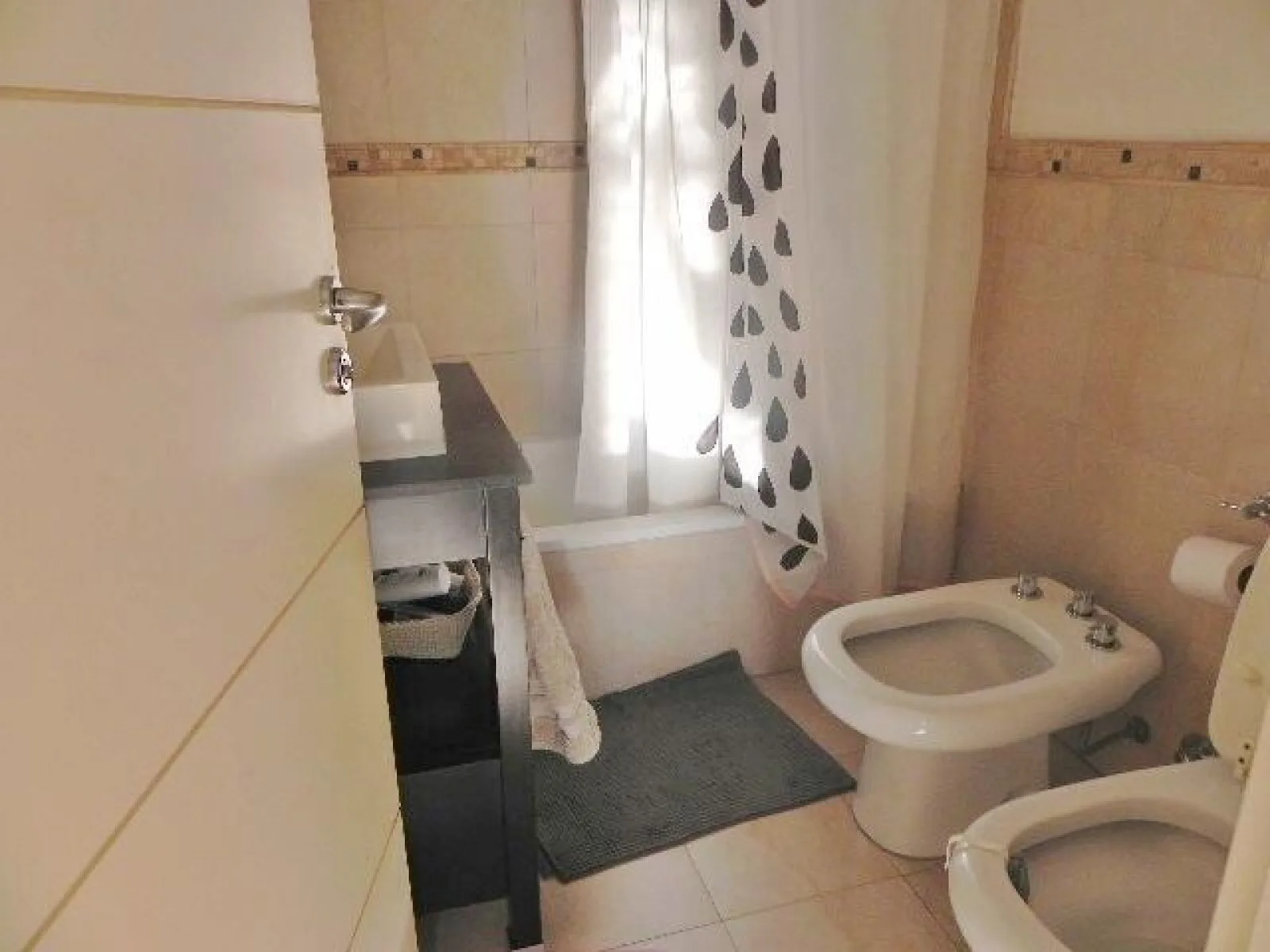 Venta Excelente Departamento De 2 Ambientes Ramos Mejía Norte foto 3
