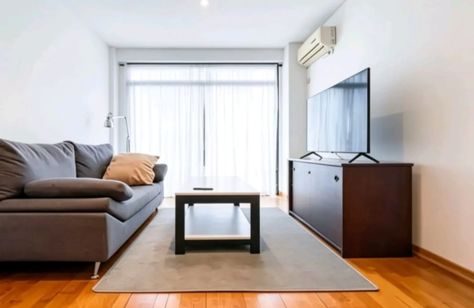 VENTA SEMIPISO 4 AMBIENTES EN OLIVOS, C/COCHERA foto 4