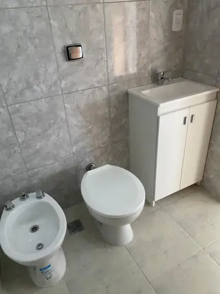 Importante casa a estrenar en Villa Elisa foto 4