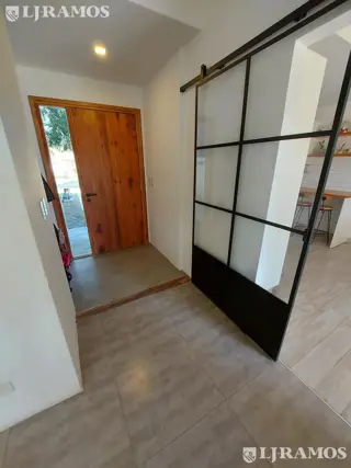 4 DORMITORIOS y AREA de SERVICIO. GRAN LOTE INTERNO. foto 4