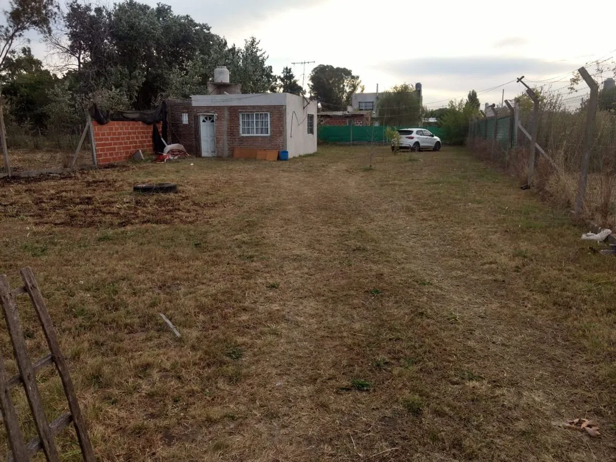 venta casa a refaccionar la reja foto 3