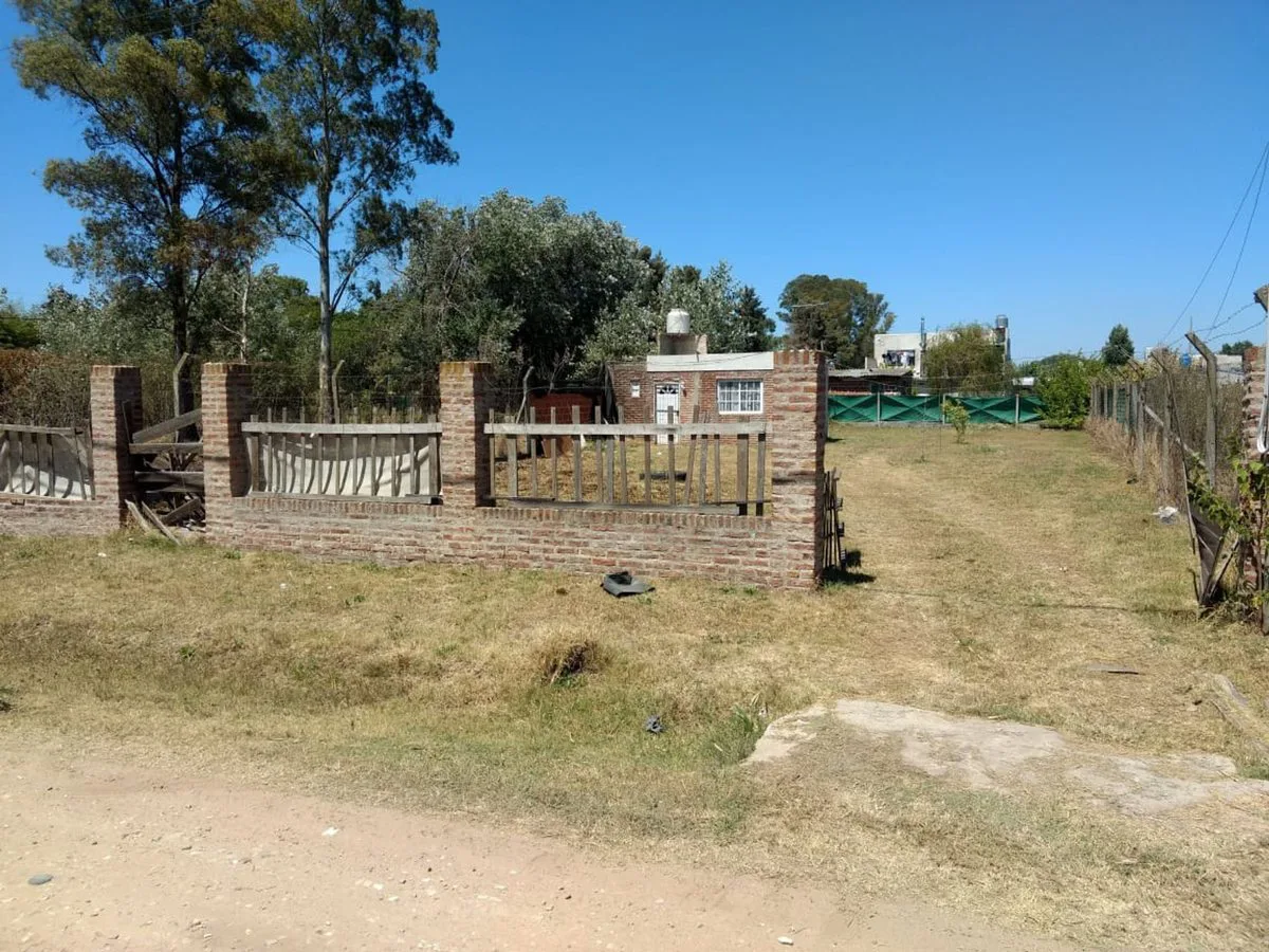 venta casa a refaccionar la reja foto 4