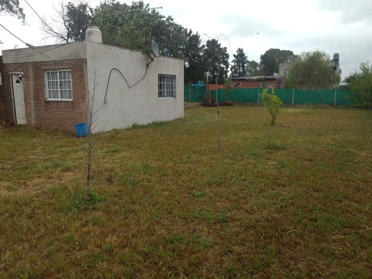 venta casa a refaccionar la reja foto 5
