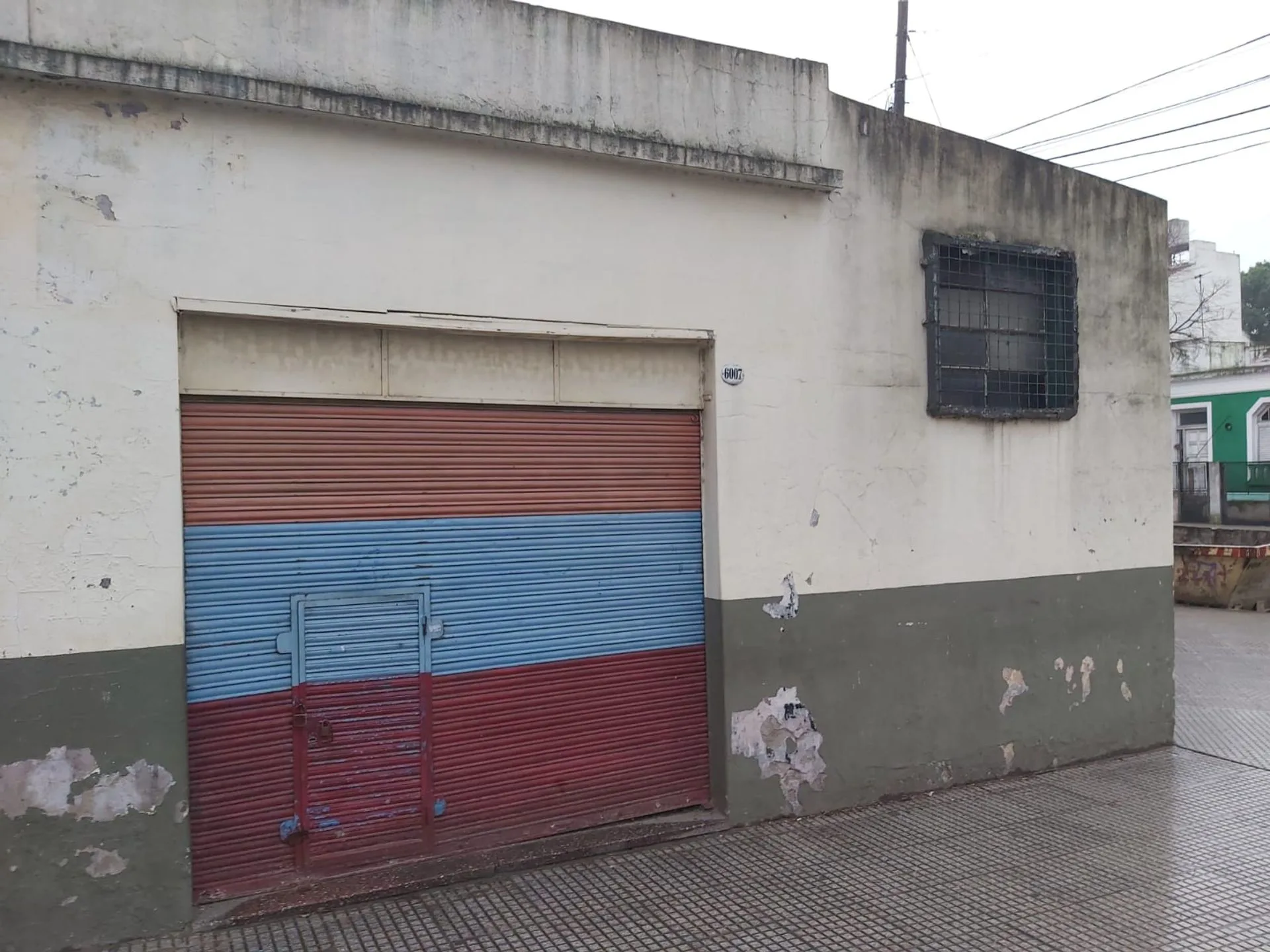Venta Casa a Refaccionar 4 Ambs 2 Cocheras Lugano foto 2