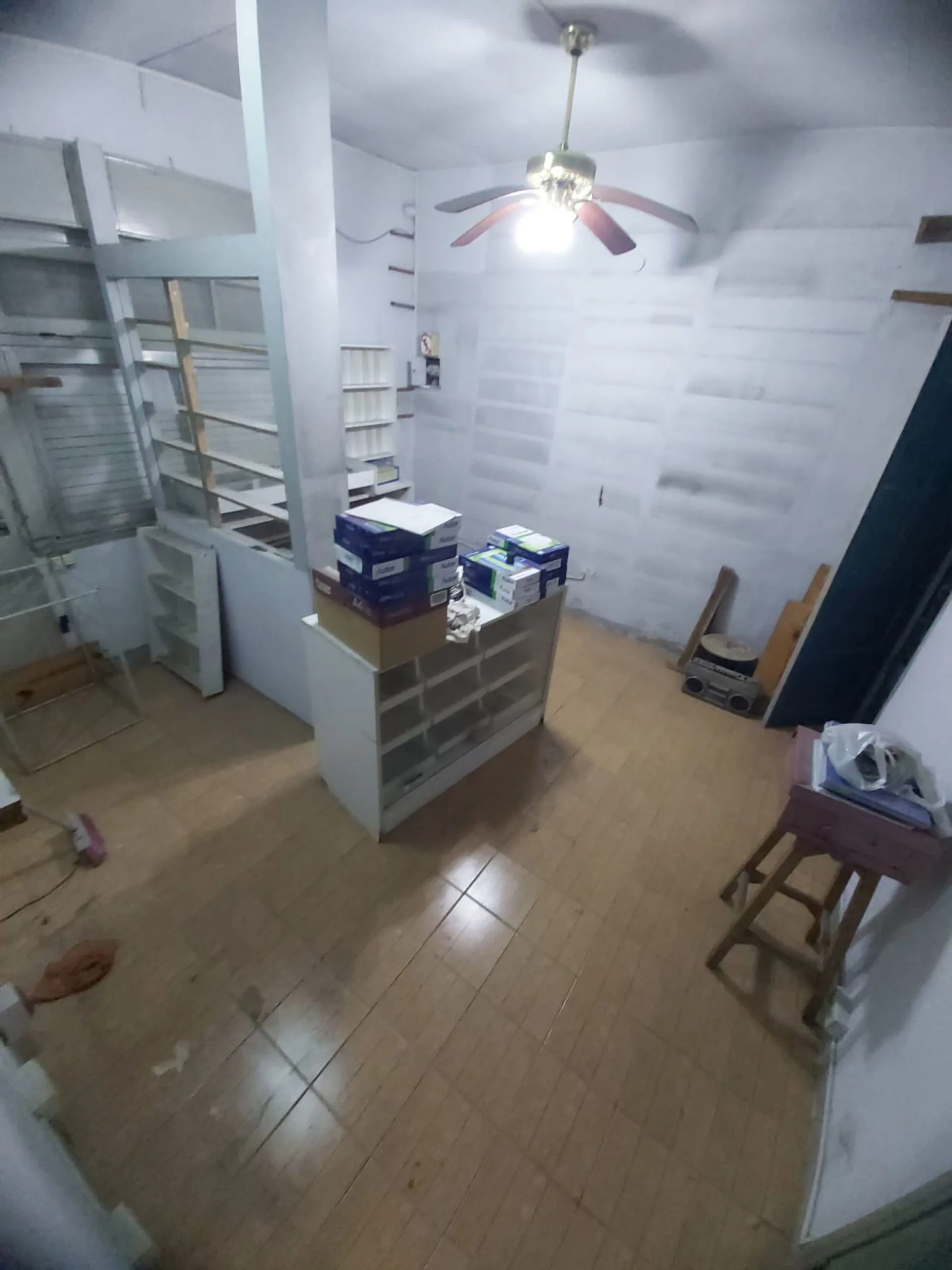 Venta Casa a Refaccionar 4 Ambs 2 Cocheras Lugano foto 5