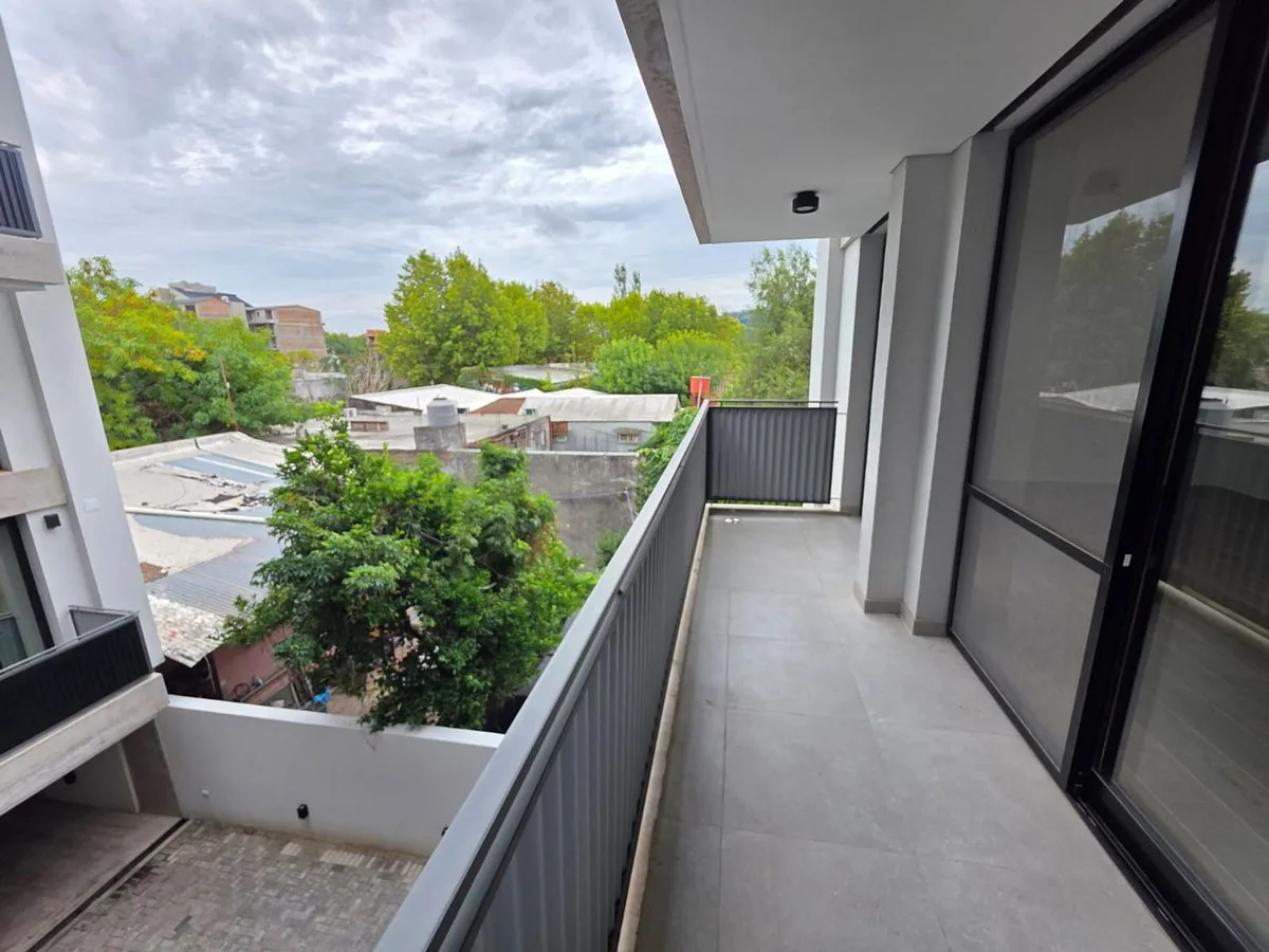 VENTA DEPTO MONOAMBIENTE TIGRE COCHERA JACUZZI foto 3