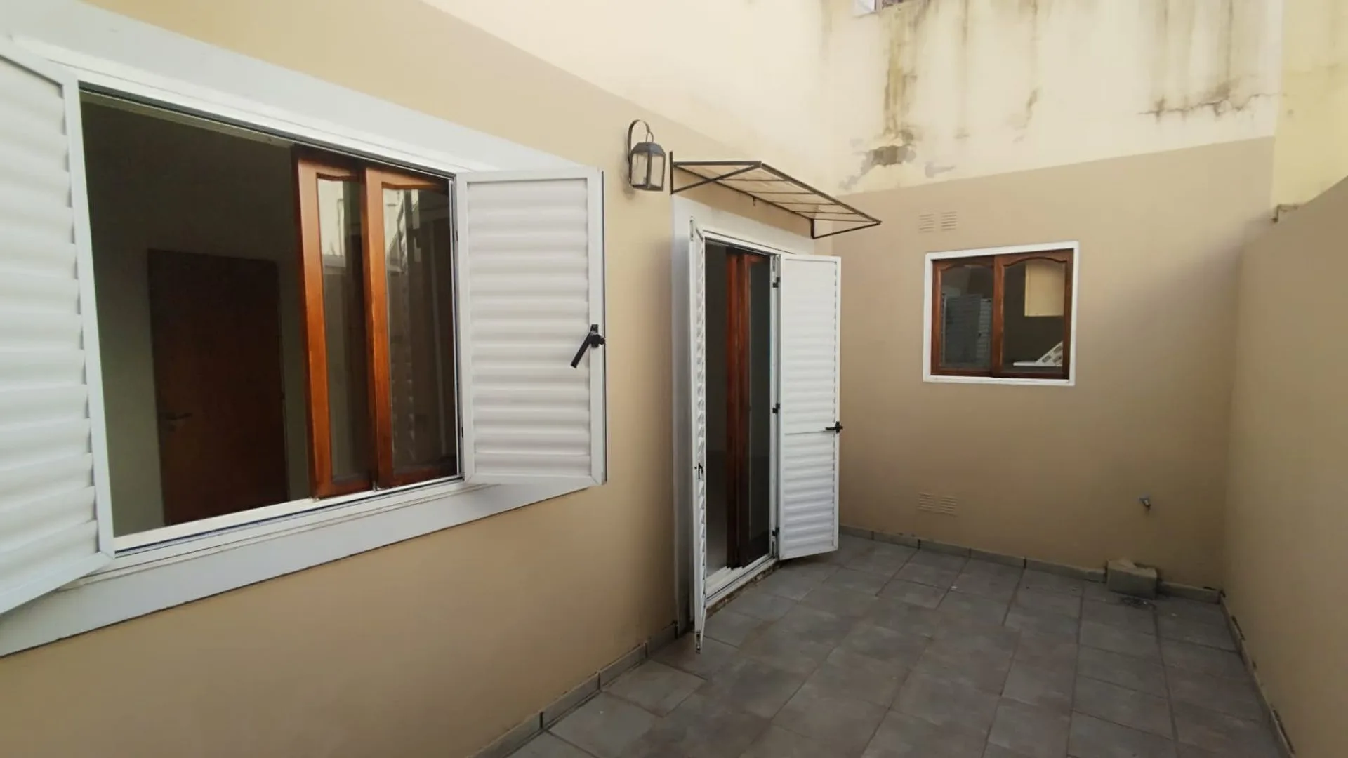 VENTA DEPARTAMENTO 2 AMB P. BAJA  PATIO V. URQUIZA foto 3