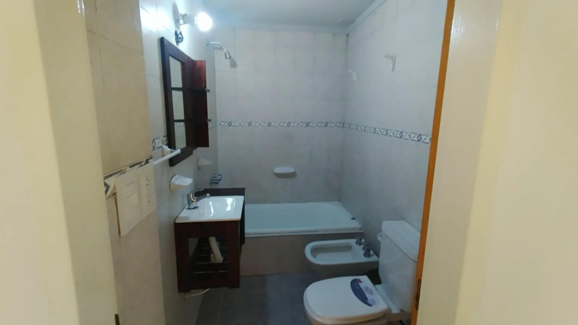 VENTA DEPARTAMENTO 2 AMB P. BAJA  PATIO V. URQUIZA foto 5