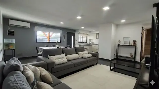 CASA 4 AMBIENTES EN VENTA CAÑUELAS CON PILETA